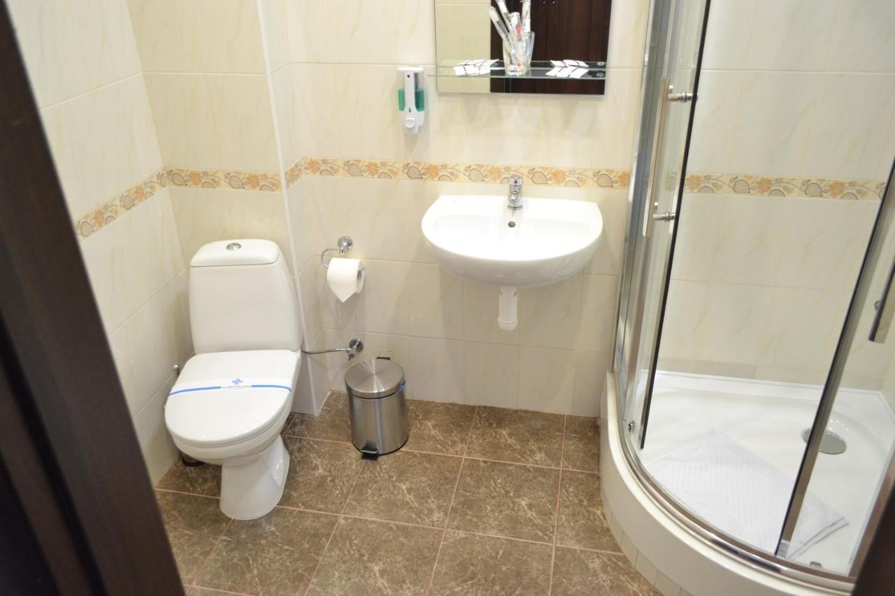 Три Сімки Hotel Vyshhorod Buitenkant foto
