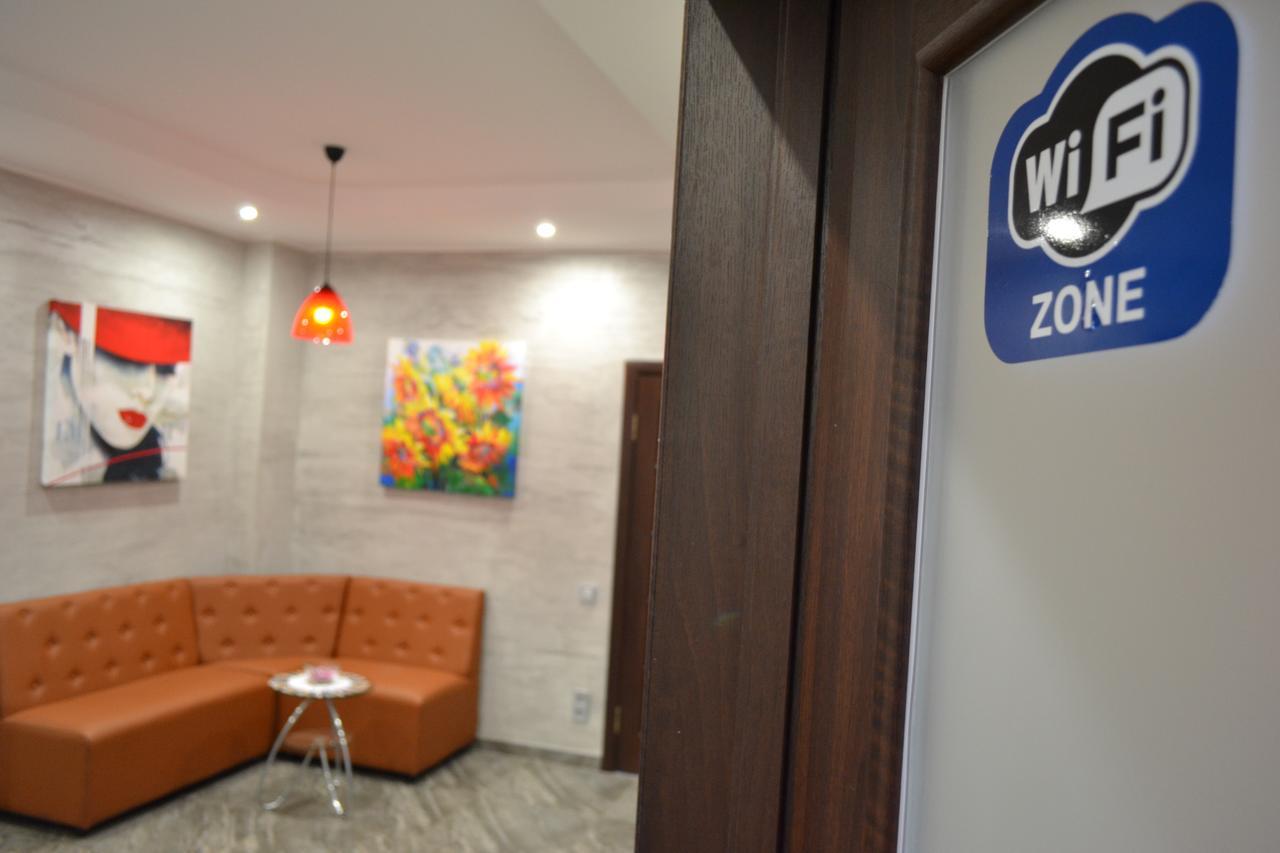 Три Сімки Hotel Vyshhorod Buitenkant foto