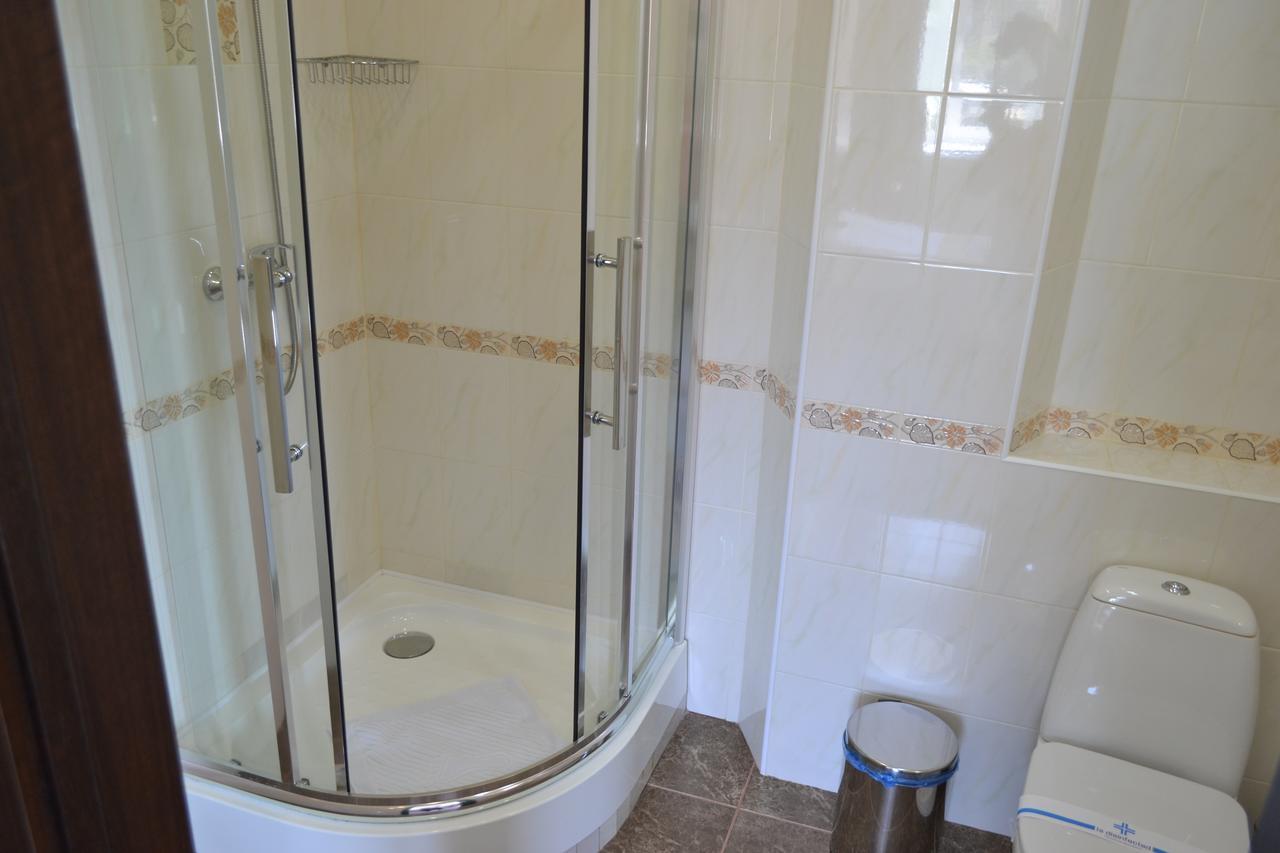 Три Сімки Hotel Vyshhorod Buitenkant foto
