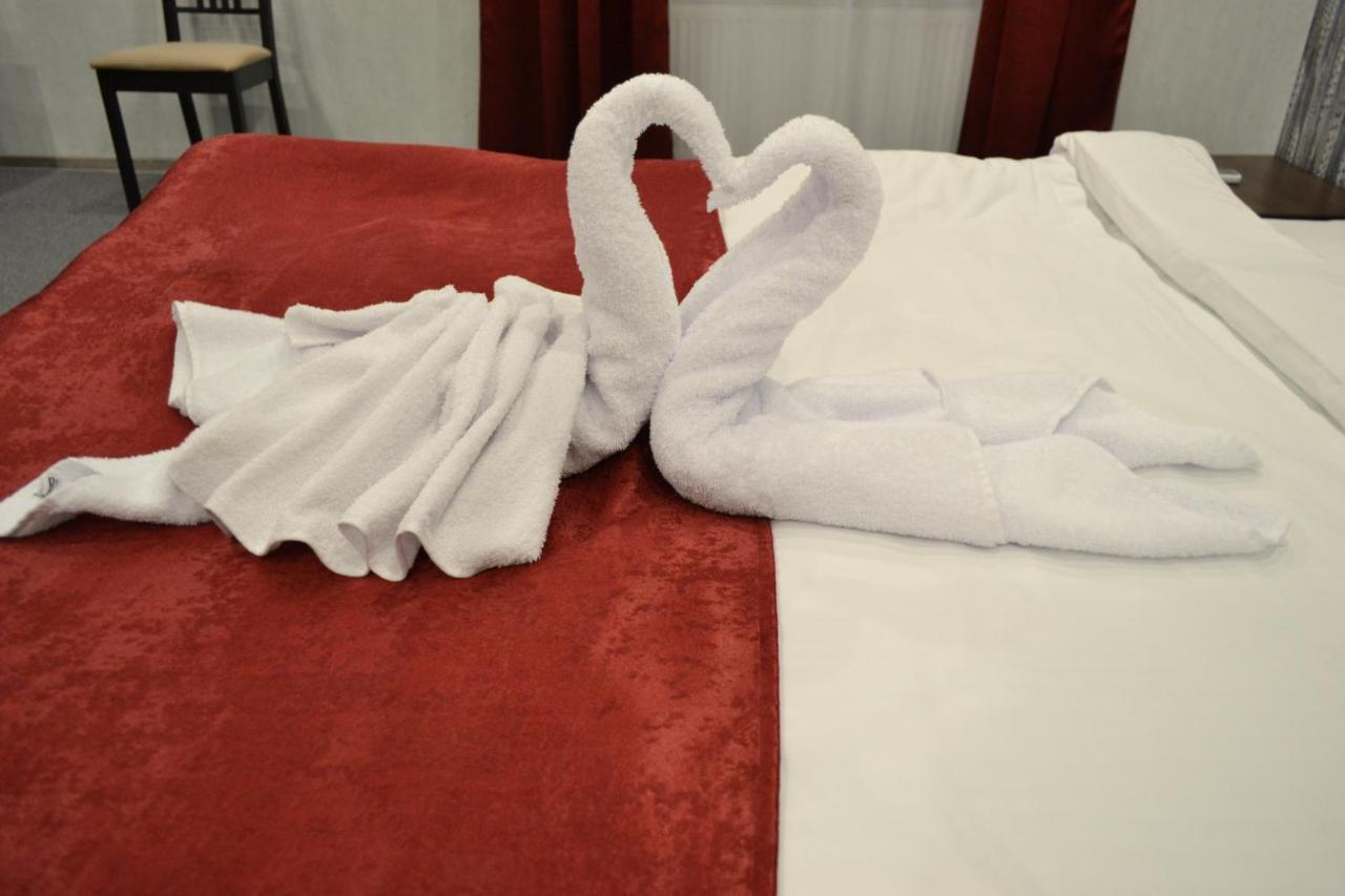 Три Сімки Hotel Vyshhorod Buitenkant foto