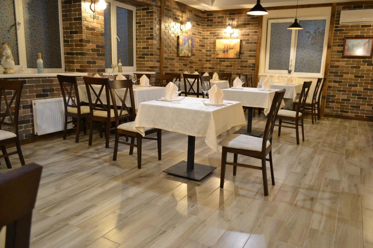 Три Сімки Hotel Vyshhorod Buitenkant foto